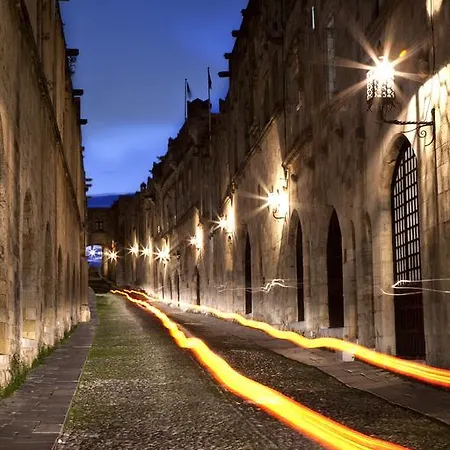 Camelot Traditional & Classic Hotel