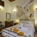 Camelot Traditional & Classic Hotel 3*