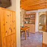 Camelot Traditional & Classic Hotel 3*