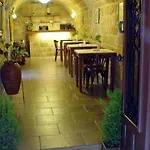 Camelot Traditional & Classic Hotel 3*