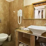 Camelot Traditional & Classic Hotel