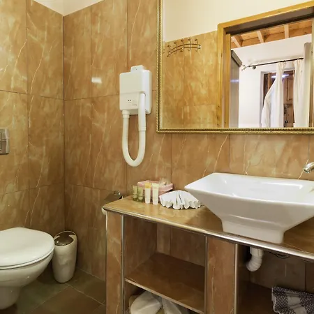 Camelot Traditional & Classic Otel