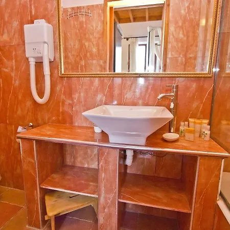 Camelot Traditional & Classic 3*