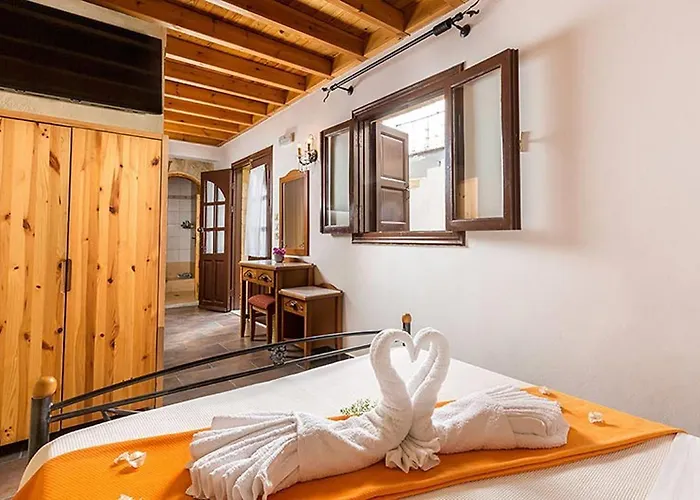 Camelot Traditional & Classic 호텔 3*