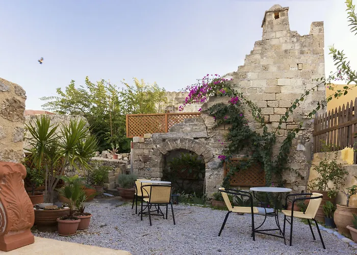 호텔 Camelot Traditional & Classic 3*