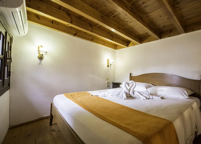 호텔 Camelot Traditional & Classic 3*