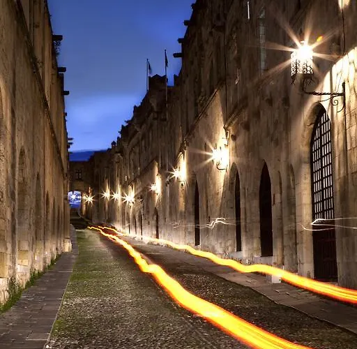 Camelot Traditional & Classic 호텔