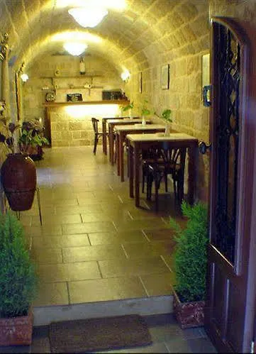 Camelot Traditional & Classic 호텔 3*