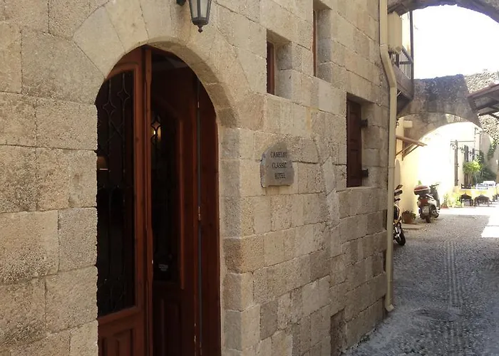 Camelot Traditional & Classic 호텔 3*