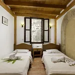 Otel Camelot Traditional & Classic
