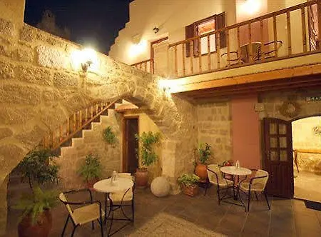 מלון Camelot Traditional & Classic 3*